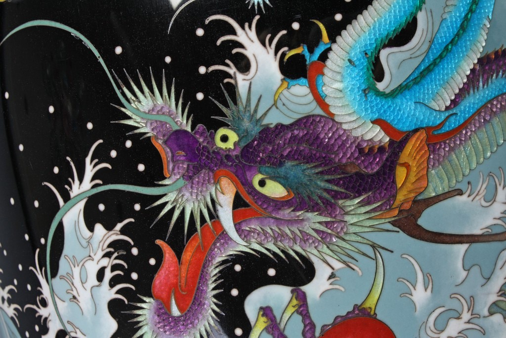 Teitaro Dragon Vases